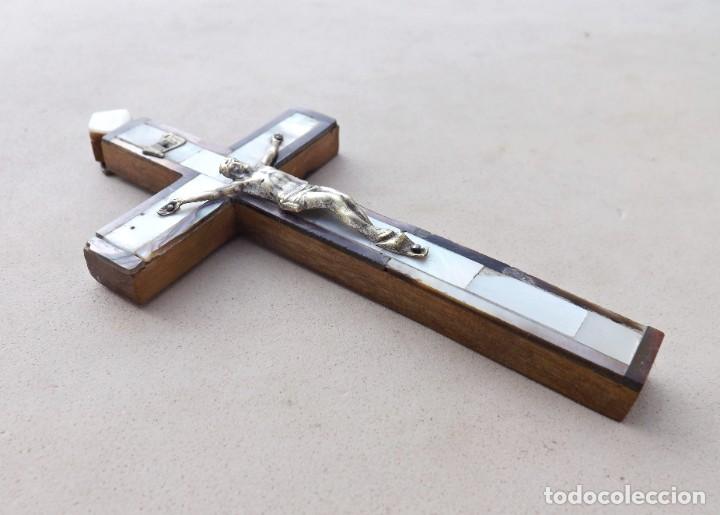 Antig&uuml;edades: CRUZ DE JERUSALEN DE MADERA Y NACAR - Foto 4