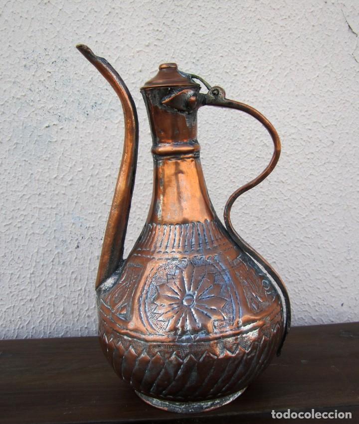 Antig&uuml;edades: Tetera de cobre, repujado SXIX - Foto 1