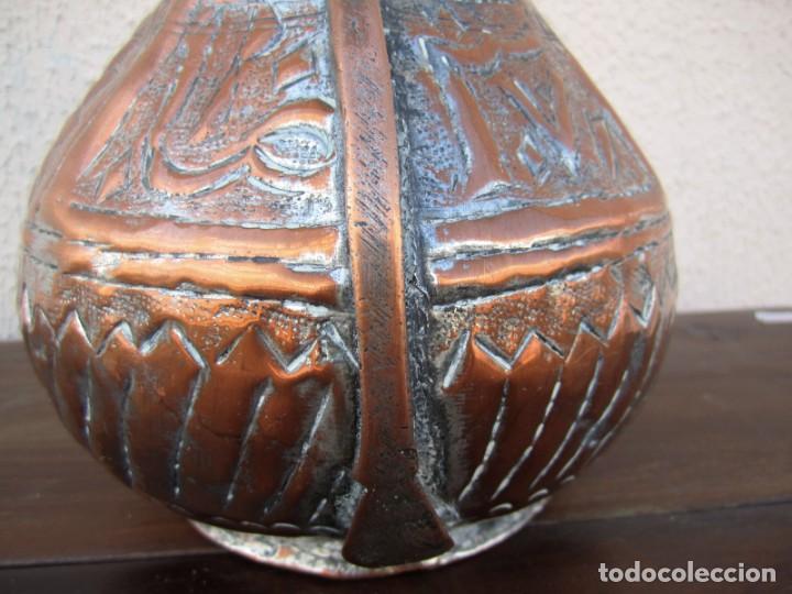 Antig&uuml;edades: Tetera de cobre, repujado SXIX - Foto 5