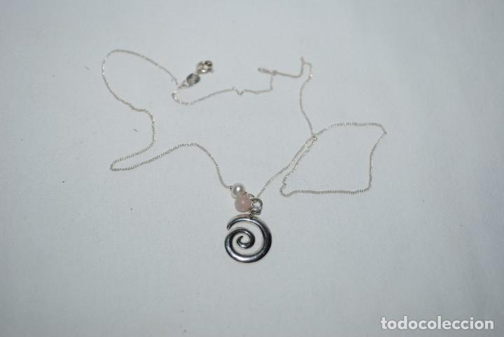 Antig&uuml;edades: COLGANTE DE PLATA EN FORMA DE CARACOL - Foto 2