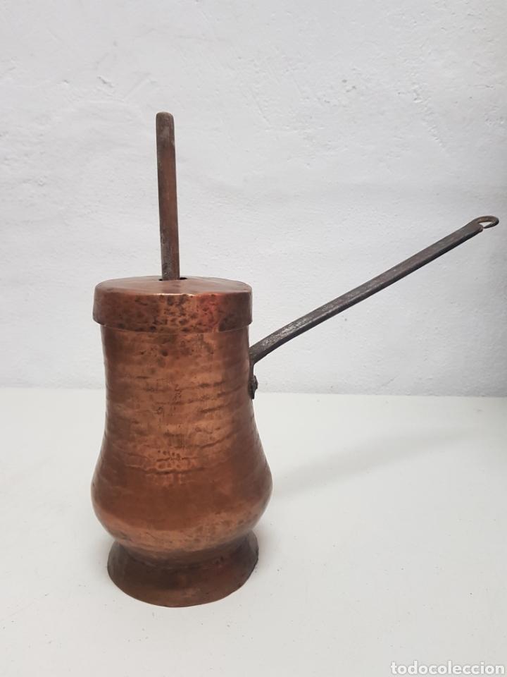 Antig&uuml;edades: Chocolatera de cobre antigua - Foto 1