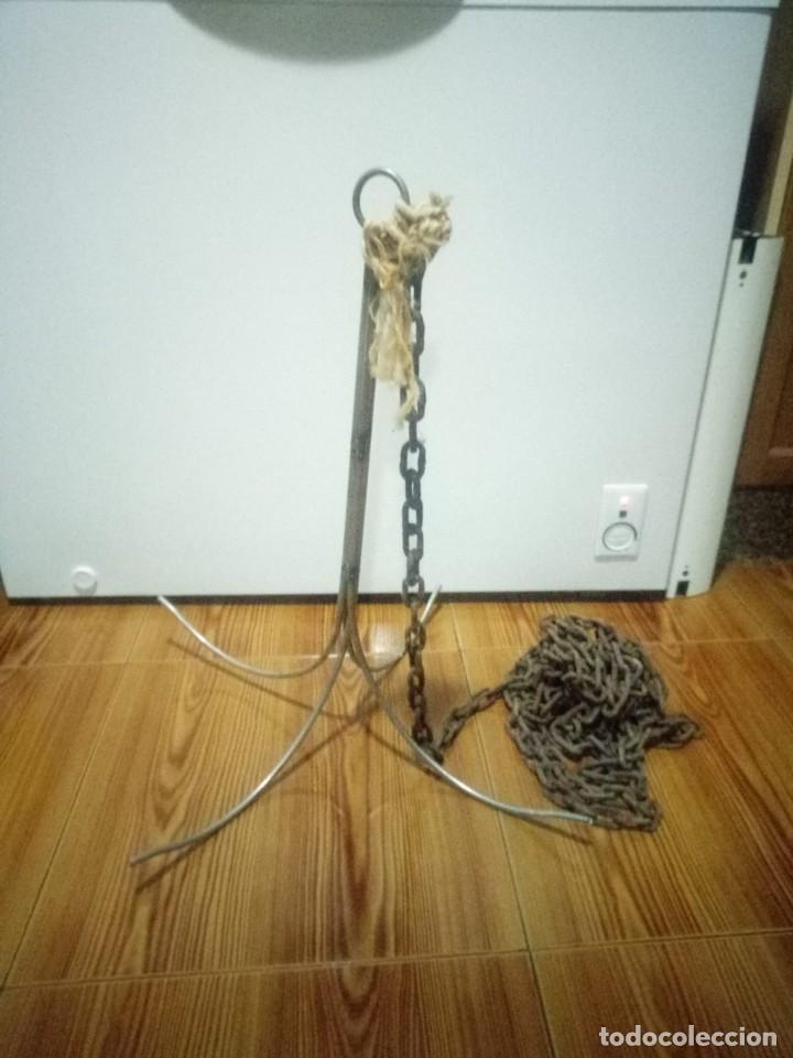 Antig&uuml;edades: GANCHO DE POZO DE CUATRO BRAZOS - Foto 3