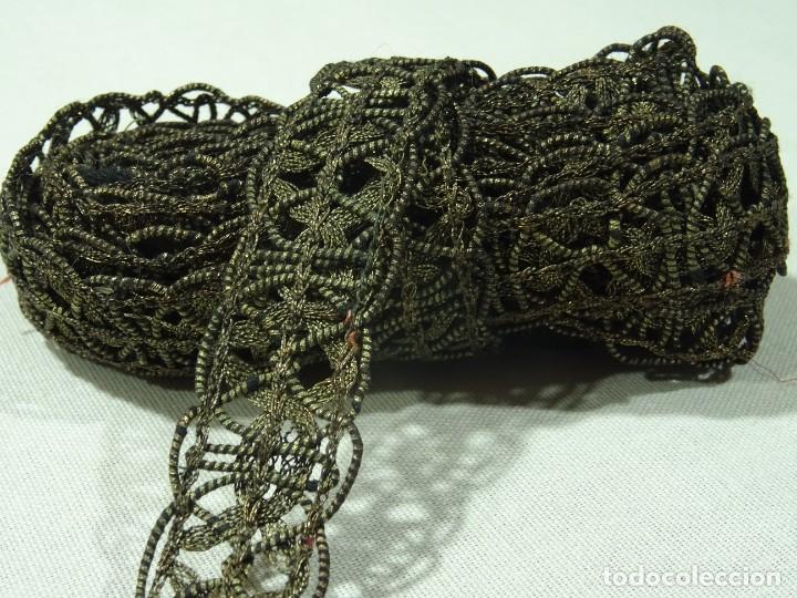 Antig&uuml;edades: Galon con Hilo Metalico de Plata - Foto 2