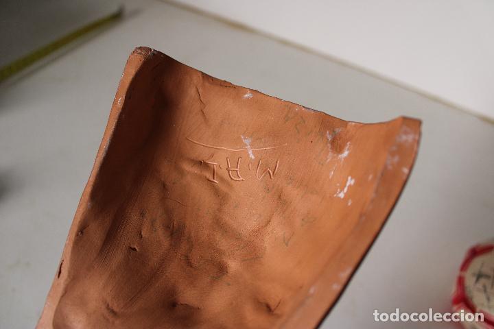 Antig&uuml;edades: figura busto de mujer - Foto 3