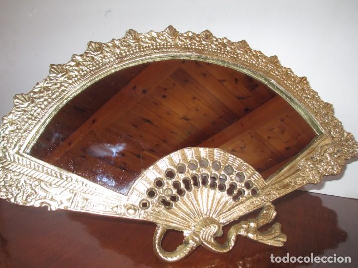Antig&uuml;edades: ESPEJO ABANICO DE BRONCE - Foto 1