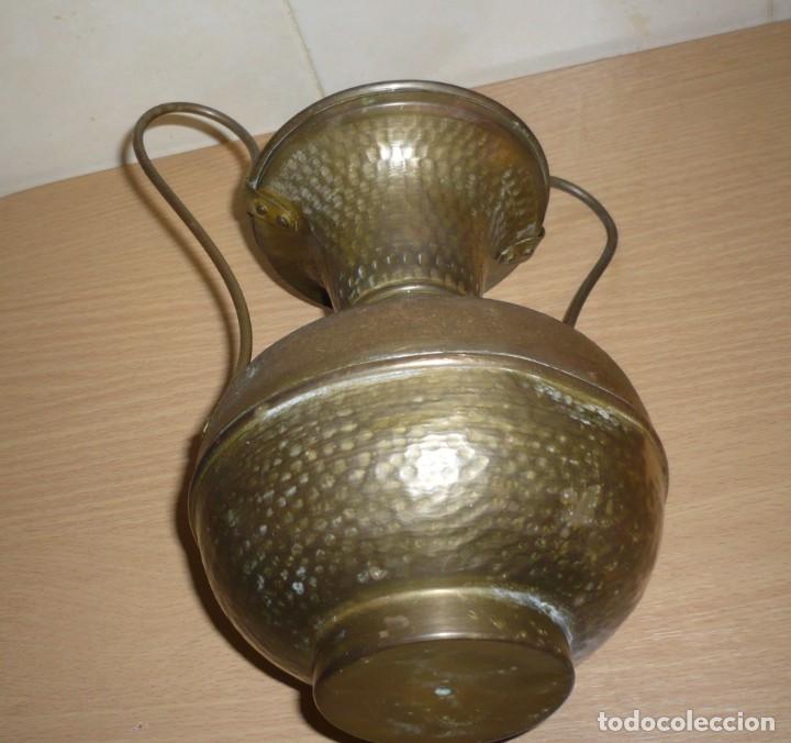 Antig&uuml;edades: Antiguo Jarr&oacute;n Florero de Lat&oacute;n o bronce - Foto 5