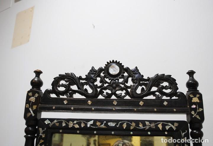 Antig&uuml;edades: ESPEJO ANTIGUO DE MADERA E INCRUSTACONES DE N&Aacute;CAR - Foto 4