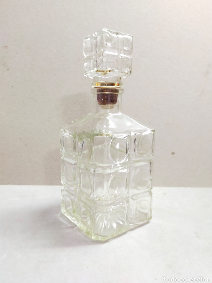 Antiquit&eacute;s: BOTELLA DE CRISTAL, CUADRADA, DECORACION GEOMETRICA, 23 CM.