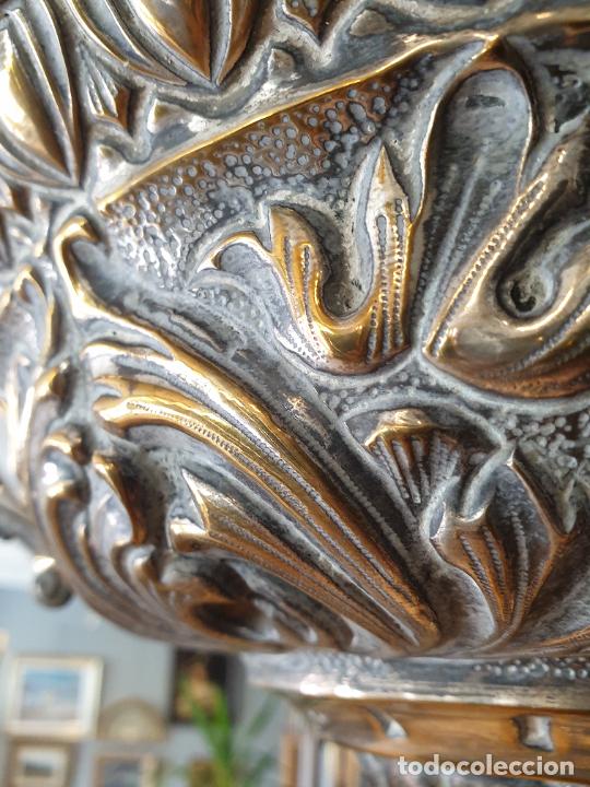 Antigüedades: Antigua Lámpara Votiva - Decorativa Lámpara de Techo - Bronce Cincelado y Plateado - Foto 5 - 280187808