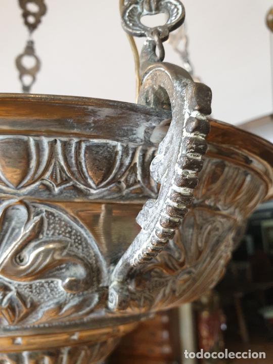Antigüedades: Antigua Lámpara Votiva - Decorativa Lámpara de Techo - Bronce Cincelado y Plateado - Foto 8 - 280187808