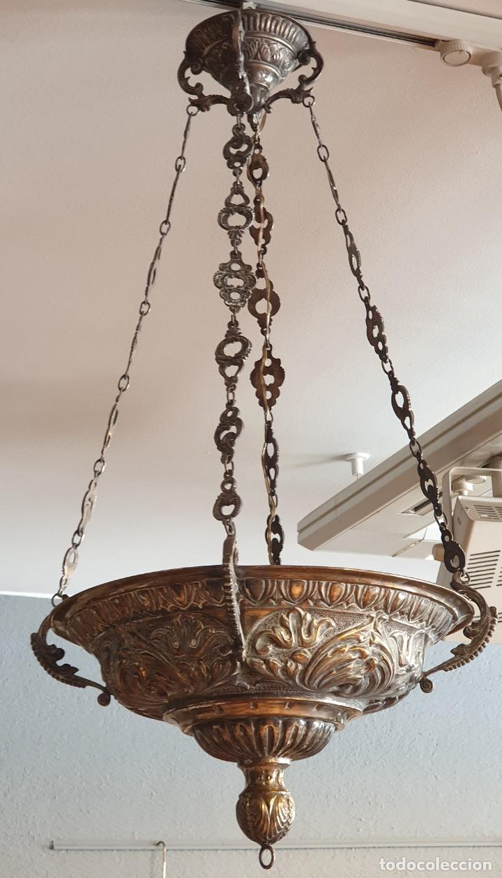 Antigüedades: Antigua Lámpara Votiva - Decorativa Lámpara de Techo - Bronce Cincelado y Plateado - Foto 17 - 280187808