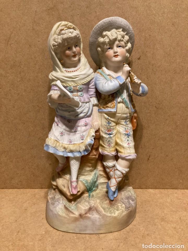 Antig&uuml;edades: Pareja de m&uacute;sicos de biscuit - Foto 2
