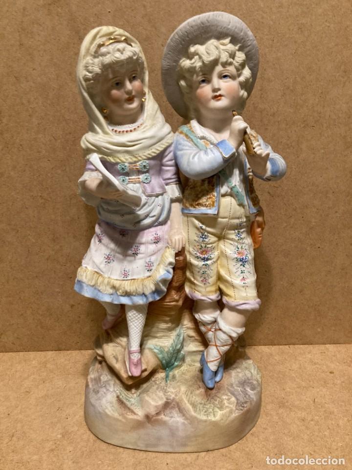 Antig&uuml;edades: Pareja de m&uacute;sicos de biscuit - Foto 6