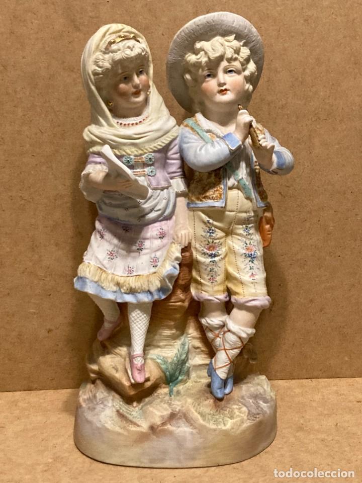 Antig&uuml;edades: Pareja de m&uacute;sicos de biscuit - Foto 7