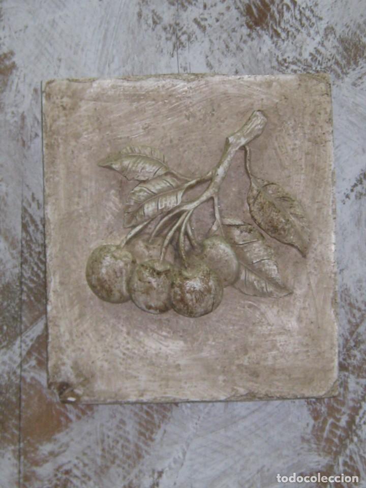 Antig&uuml;edades: Frutas peral con panel. - Foto 1