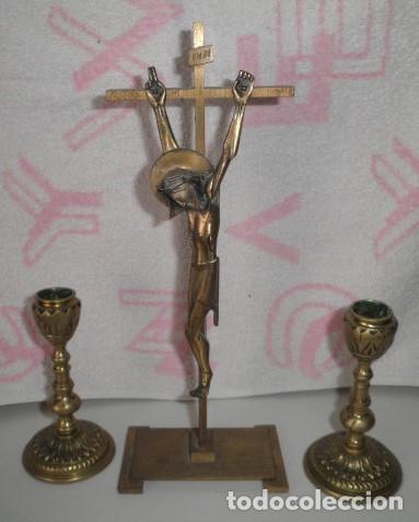 Antig&uuml;edades: CRUZ LAT&Oacute;N-BRONCE Y 2 CANDELABROS - Foto 1