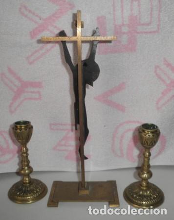 Antig&uuml;edades: CRUZ LAT&Oacute;N-BRONCE Y 2 CANDELABROS - Foto 4