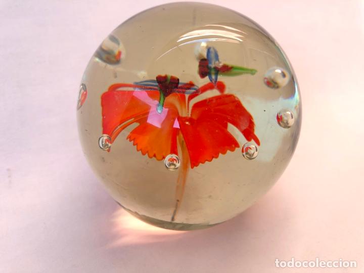 Milanuncios - Bola cristal - pisapapeles con flor