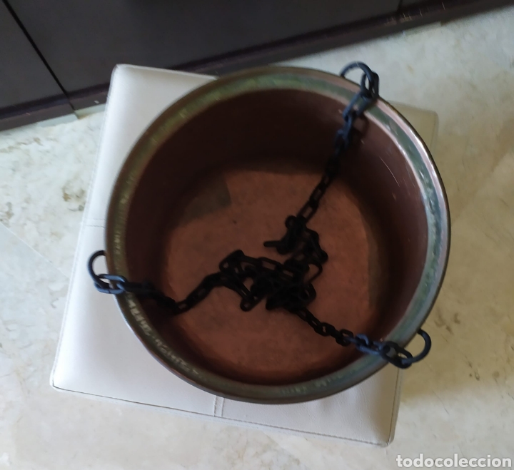 Antig&uuml;edades: Cazuela caldero de cobre con cadena - Foto 6