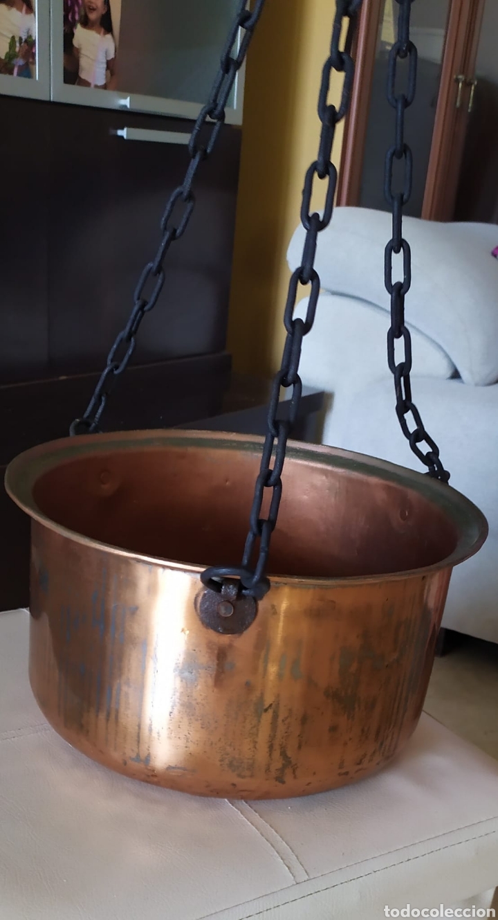 Antig&uuml;edades: Cazuela caldero de cobre con cadena - Foto 7