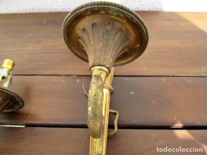 Antig&uuml;edades: Pareja de apiques de 1 luz en bronce - Foto 4