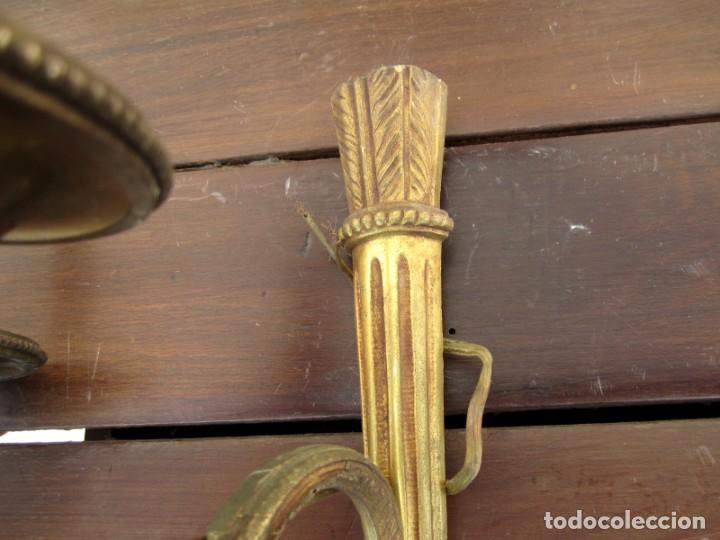 Antig&uuml;edades: Pareja de apiques de 1 luz en bronce - Foto 5