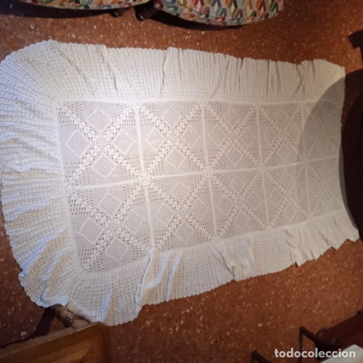 Antig&uuml;edades: Colcha de ganchillo,cama de 90cm - Foto 1