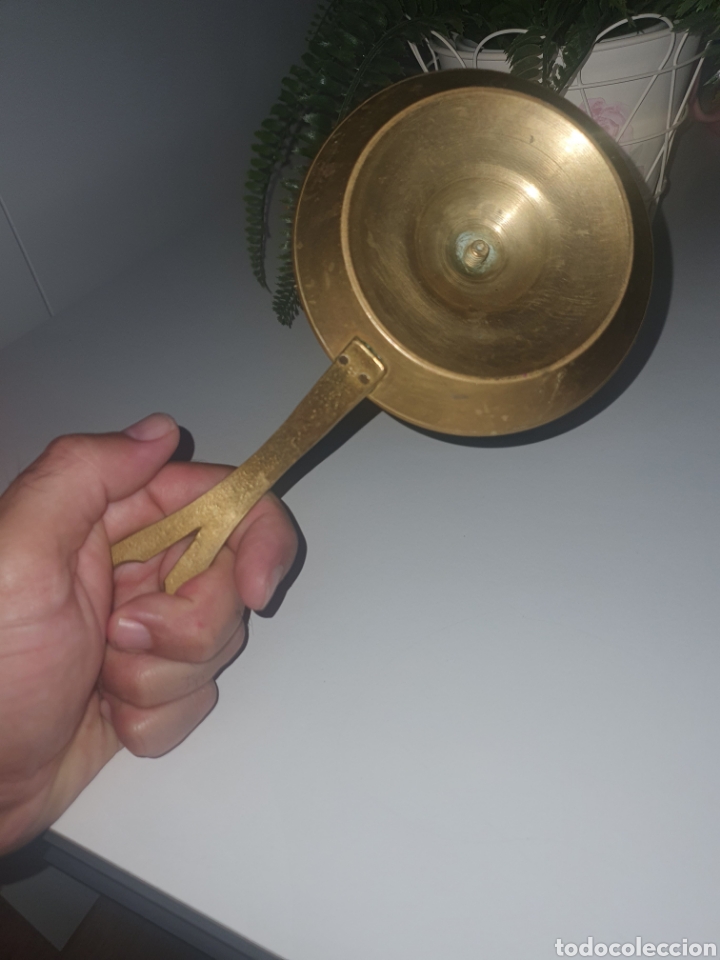 Antig&uuml;edades: Palmatoria de bronce . - Foto 3