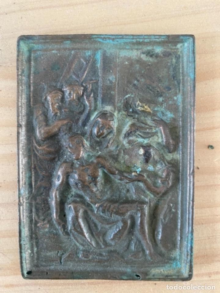 Antig&uuml;edades: Placa de bronce devocional - Foto 1
