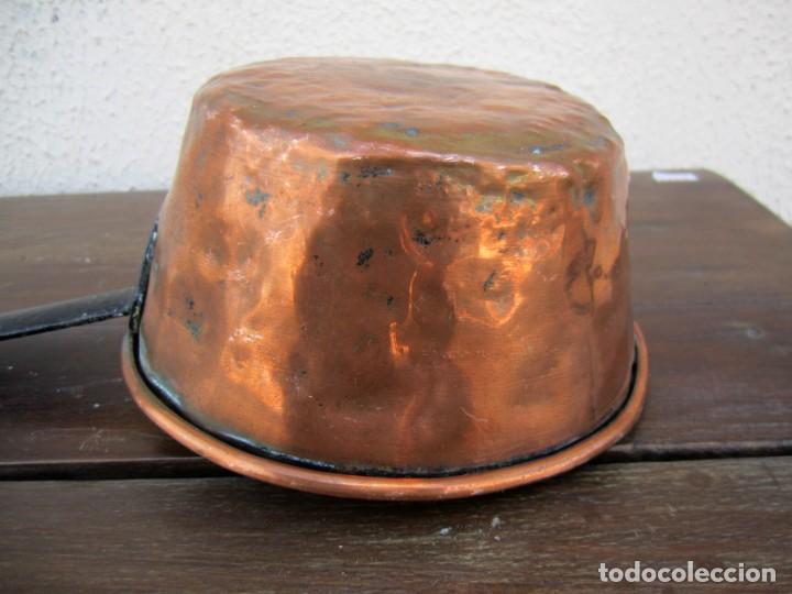 Antig&uuml;edades: Cazo de cobre y mango de forja - Foto 4