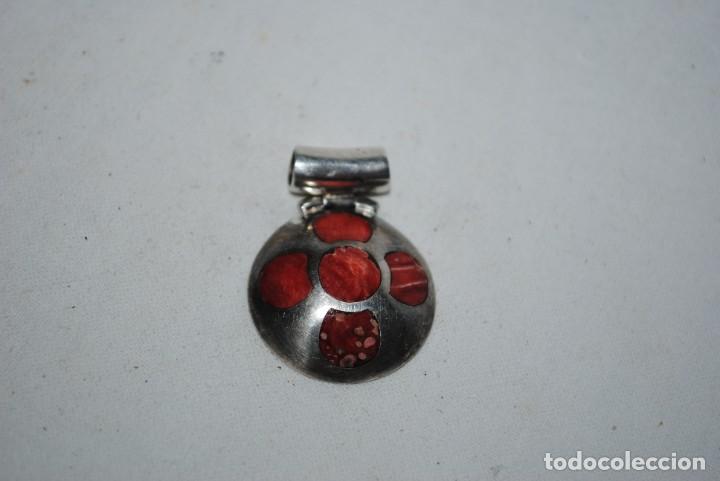 Antig&uuml;edades: COLGANTE DE PLATA , Y AGATA ROJA . - Foto 1