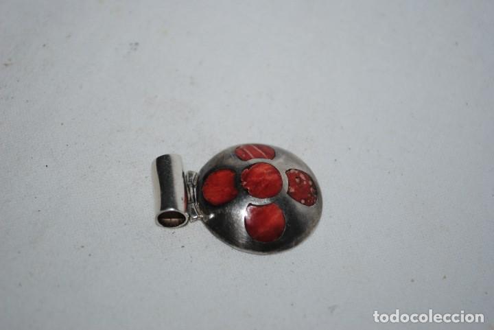 Antig&uuml;edades: COLGANTE DE PLATA , Y AGATA ROJA . - Foto 2