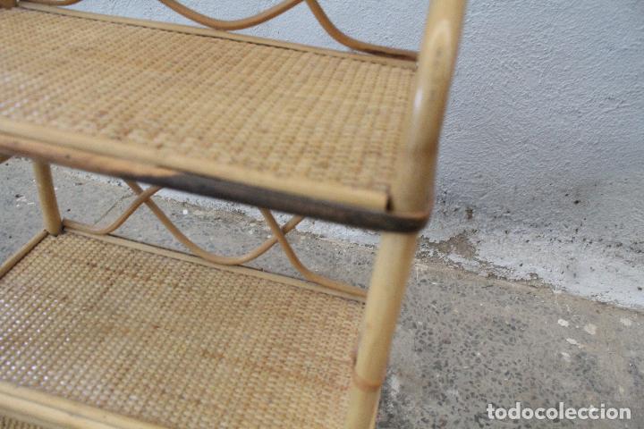 Antig&uuml;edades: estante de mimbre - Foto 7