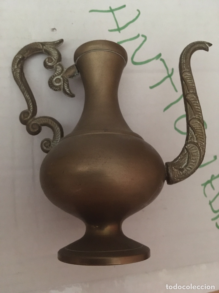 Antig&uuml;edades: 2 jarrones de metal - Foto 4
