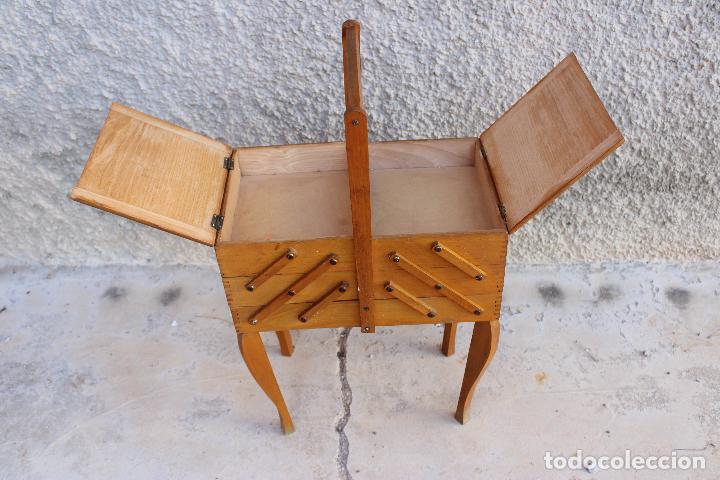 Antig&uuml;edades: costurero de madera 3 pisos - Foto 2