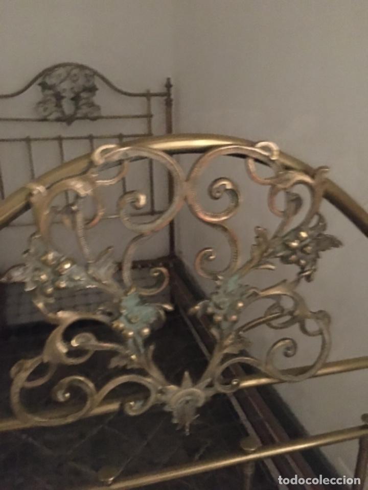 Antig&uuml;edades: Cama antigua de bronce del 1800 - Foto 3