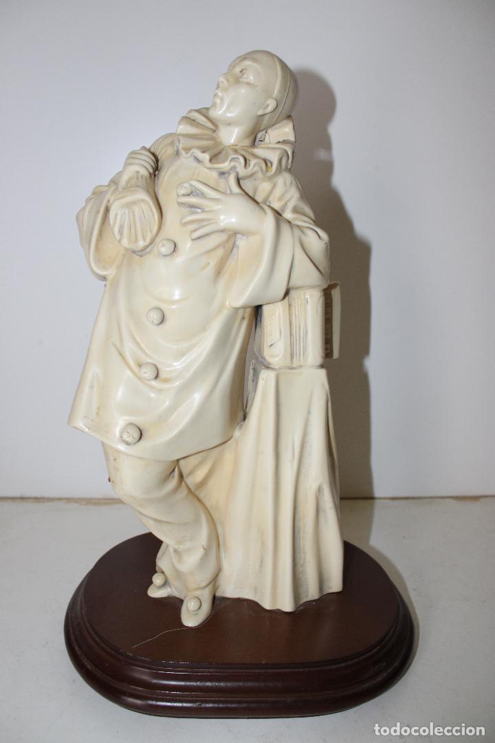 Antig&uuml;edades: payaso arlequin de resina - Foto 1