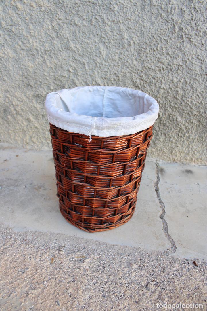 Antig&uuml;edades: cesto de mimbre para la ropa - Foto 3