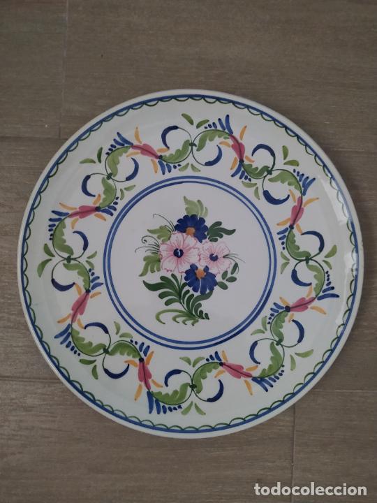 Antig&uuml;edades: Plato pintado a mano para colgar - Foto 1