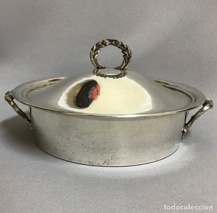 Antig&uuml;edades: BANDEJA CON TAPA PLATEADA - Foto 2