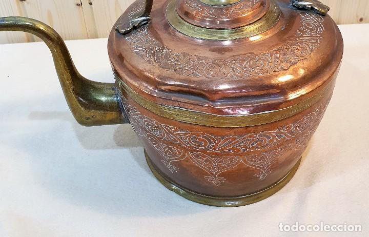 Antig&uuml;edades: TETERA DE COBRE Y LATON CON GRABADOS - Foto 5