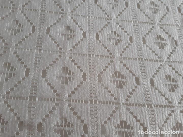 Antig&uuml;edades: COLCHA DE ENCAJE MECANICO CON FLECOS. - Foto 7