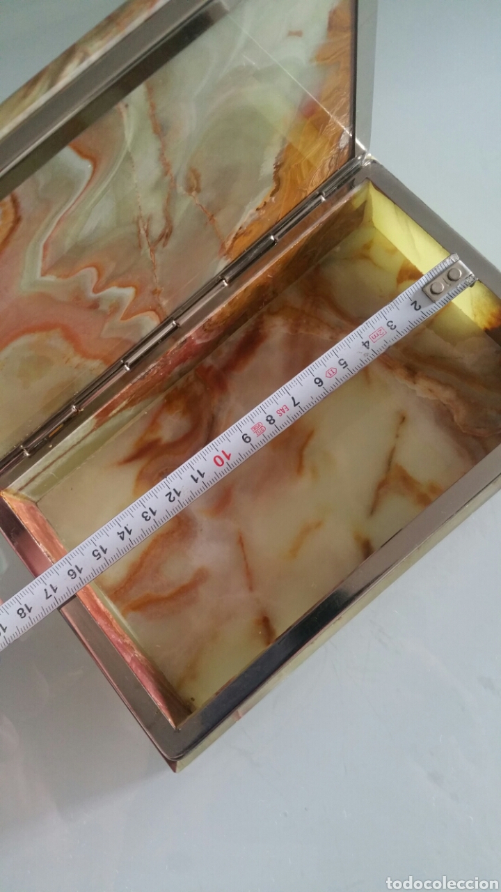 Antig&uuml;edades: Caja de alabastro, veteada en verde y marr&oacute;n. - Foto 3