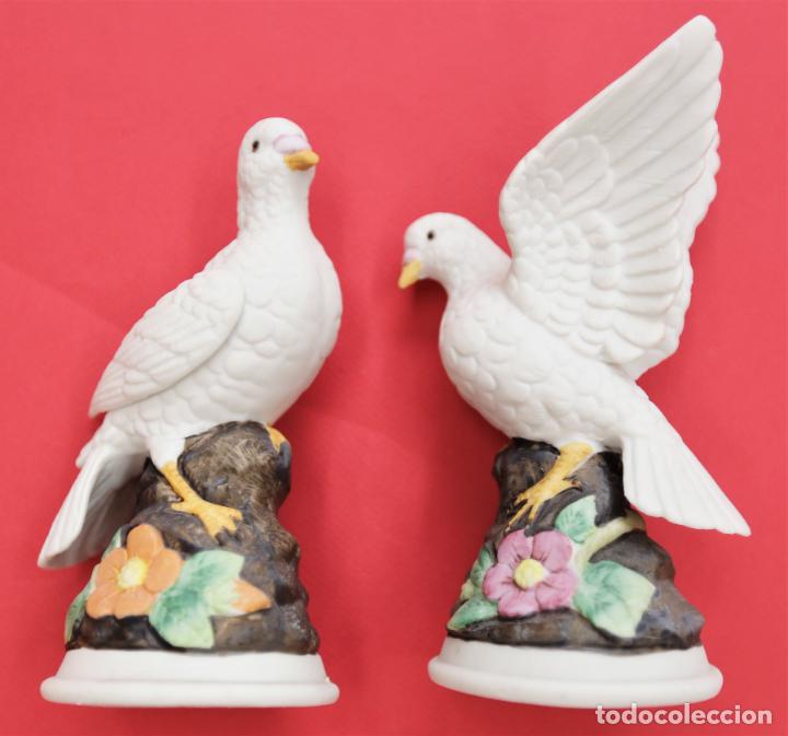 Antig&uuml;edades: Pareja de Palomas de porcelana - Foto 1