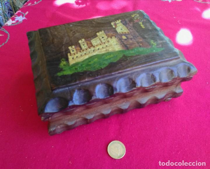 Antig&uuml;edades: Caja ba&uacute;l antiguo de madera - Foto 1