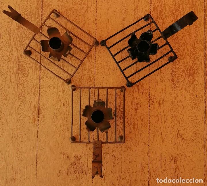 Antig&uuml;edades: Lote Portavelas r&uacute;stico de hierro - Foto 1