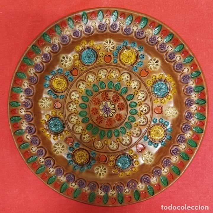 Antig&uuml;edades: PLATO ARTESANO# DIAMETRO:25 CM. - Foto 1