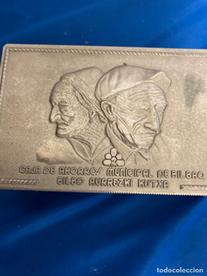 Antig&uuml;edades: Caja met&aacute;lica , tema Vasco , - Foto 2