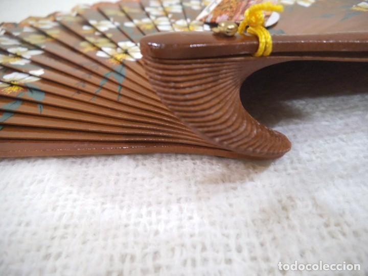 Antig&uuml;edades: ABANICO &uml;CARBONELL &uml; MADERA ( JAZM&Iacute;N - BLANCO ) - Foto 8