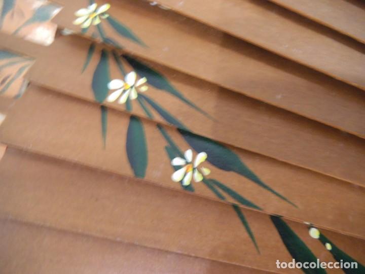 Antig&uuml;edades: ABANICO &uml;CARBONELL &uml; MADERA ( JAZM&Iacute;N - BLANCO ) - Foto 10